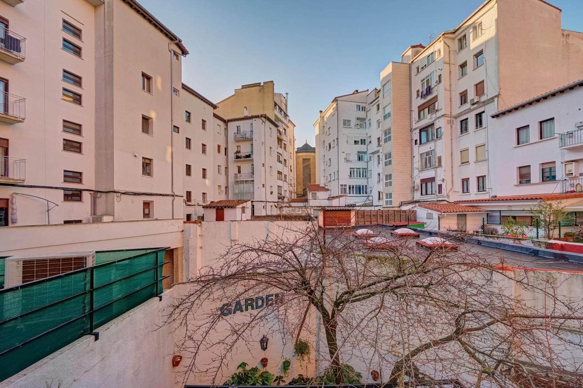 Apartamento El Conde By Clabao Pamplona Exterior foto